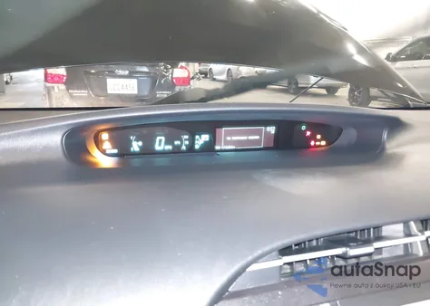 2010 Toyota Prius Iii z USA, uszkodzony, nr VIN JTDKN3DU3A0187213